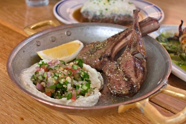 Mamakas Taverna by null