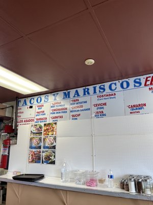 Tacos Y Mariscos El Amigo by null