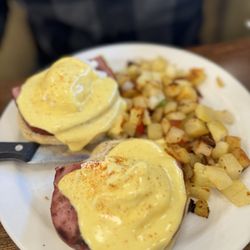 Over Easy - Aspen Place at the Sawmill - Eggs Benedict