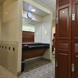 LA Fitness - Locker room