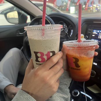 Baskin-Robbins - Cookies and cream milkshake and Mangoñada - Ice Cream & Frozen Yogurt Near Me - Inglewood, California Baskin-Robbins - Cookies and cream milkshake and Mangoñada - Ice Cream & Frozen Yogurt Near Me - Inglewood, California