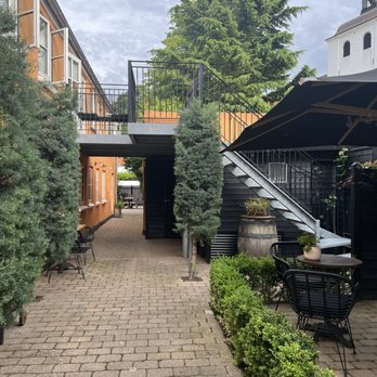 På Torvet - Courtyard - Coffee & Tea Near Me - Ærøskøbing, 83
