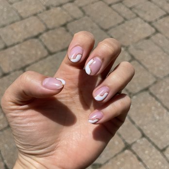 Bliss Nail Bar - This is 1 week later and they still look immaculate. - Nail Salons Near Me - Chapel Hill, North Carolina