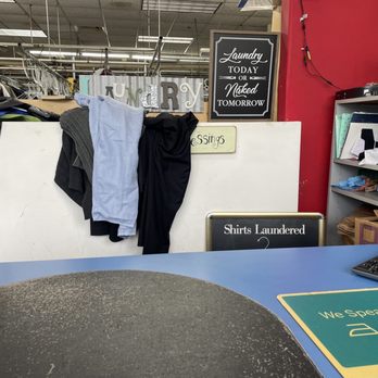 Poway Cleaner - Inside: waiting at the counter - Dry Cleaning Near Me - Poway, California Poway Cleaner - Inside: waiting at the counter - Dry Cleaning Near Me - Poway, California