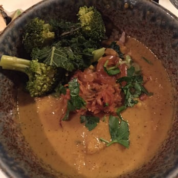 Le Botaniste - "Asian curry" with brown rice and steamed vegetables - Wine Bars Near Me - New York, New York Le Botaniste - "Asian curry" with brown rice and steamed vegetables - Wine Bars Near Me - New York, New York
