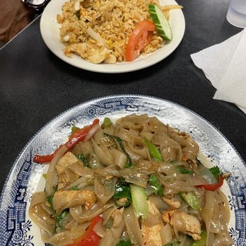 Chez Quan's - drunken noodles, fried rice - Thai Near Me - Melbourne, Florida
