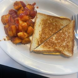 Miller's Luncheonette - Grilled cheese platter with home fries