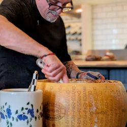 Cacio e Pepe presented table side