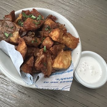 Jonah's Kitchen + Bar - CRISPY POTATOES - Latin American Near Me - Santa Monica, California Jonah's Kitchen + Bar - CRISPY POTATOES - Latin American Near Me - Santa Monica, California