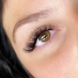 Simple Beauty by Abby - Hybrid lash extensions