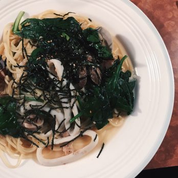 Akane Chaya - asara ika spinach: squid, claims, spinach in garlic white wine sauce. Light, fresh seafood, tasty spaghetti! - Japanese Near Me - Gardena, California