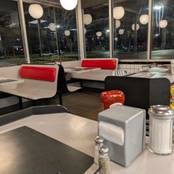 Waffle House - Quiet at the Waffle House, Athens