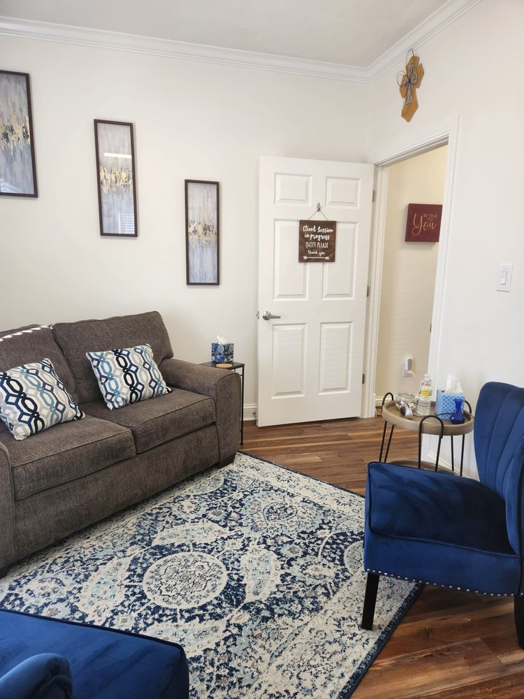 Lending My Hand - grief counselor in Ridgeland, MS