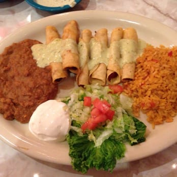 Chuy's - Chicken flautas with deluxe tomatillo salsa - Mexican Near Me - El Paso, Texas