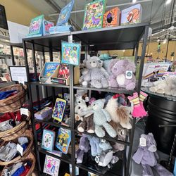 Metropolis Gifts And More