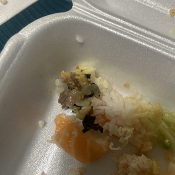 Niko Niko Sushi - Really bad genki roll idk wtf this is - Sushi Bars Near Me - Costa Mesa, California