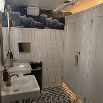 Somerville - Bathroom - Steakhouses Near Me - Los Angeles, California