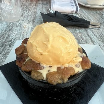 Luna Restaurant - Apple crisp - Italian Near Me - Jersey City, New Jersey