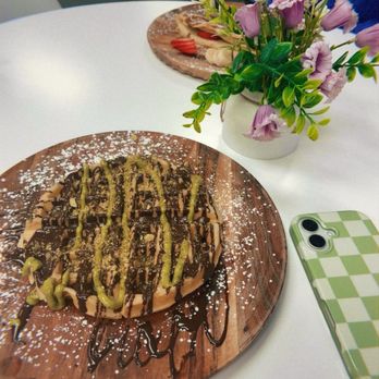ChocoLit Cafe - Chocolate pistachio waffle - Cafes Near Me - Roseville, California