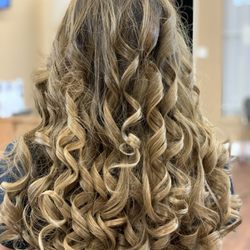 Triny & Tina Hair Styles