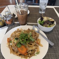 Pad Thai - Pad Kee Mao, thai tea and extra veggies on the side.