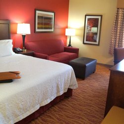 Hampton Inn Altoona - King Study