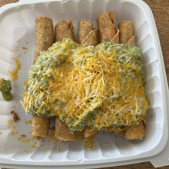 Familia Restaurant Grill - Chicken rolled tacos with guacamole and cheese - Mexican Near Me - Temecula, California