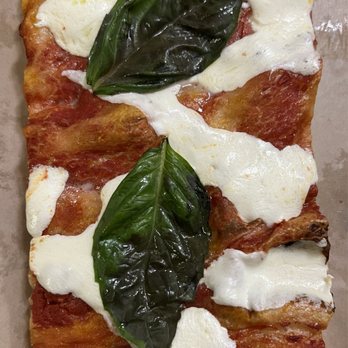Blozzom Pizza - MARGHERITA SLICE - Pizza Near Me - Miami Beach, Florida