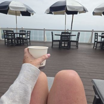 Capri Laguna - Complimentary coffee and breakfast on the balcony Community balcony - Hotels Near Me - Laguna Beach, California Capri Laguna - Complimentary coffee and breakfast on the balcony Community balcony - Hotels Near Me - Laguna Beach, California