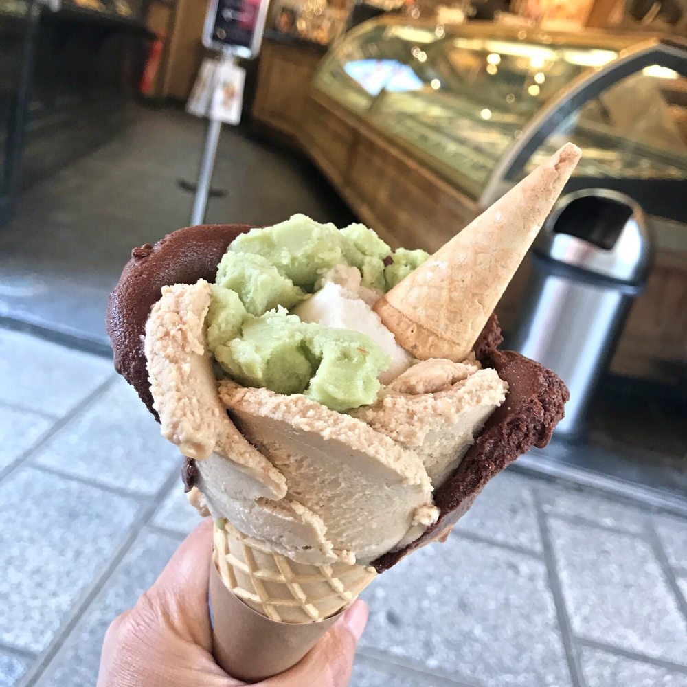 Amorino - Dark chocolate, hazelnut, green detox and banana vegan flavors - Ice Cream & Frozen Yogurt Near Me - Paris, 75