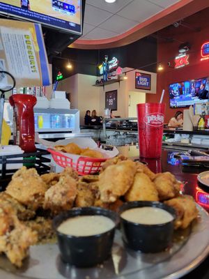 Pluckers Wing Bar by null
