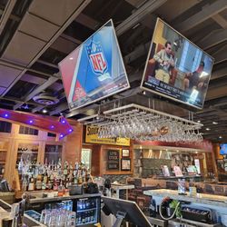 4 Brothers Grill & Bar