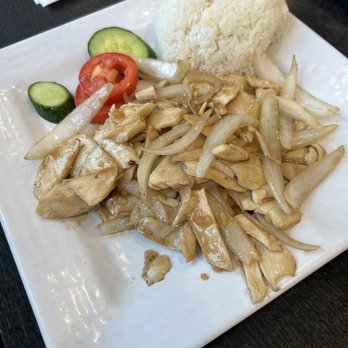 Saigon Dish - Chicken - Vietnamese Near Me - Lawndale, California