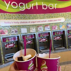 Menchie's Frozen Yogurt - University Town Center