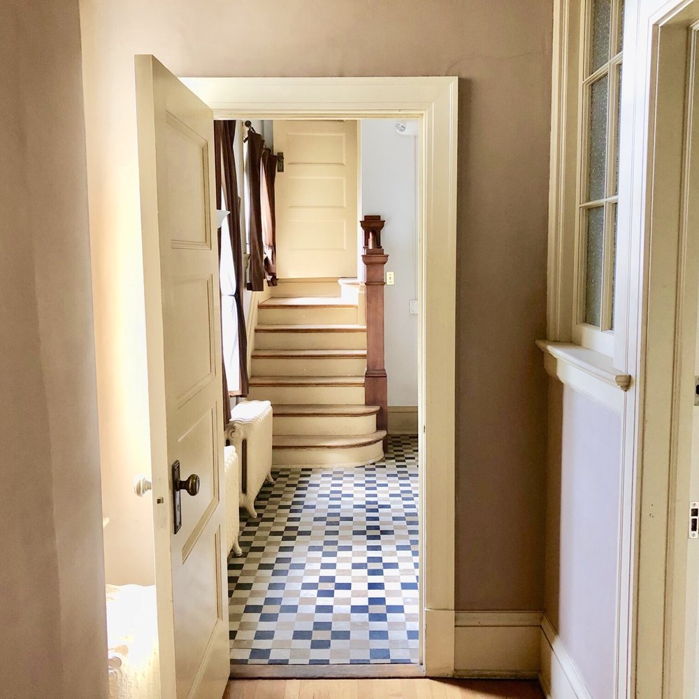 Hodgens Ryan Mansion - Cute back staircase and entrance to study room. - Bed & Breakfast Near Me - Butte, Montana