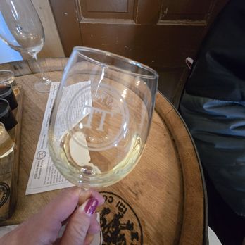 Two Twisted Posts Winery - Wineries Near Me - Purcellville, Virginia