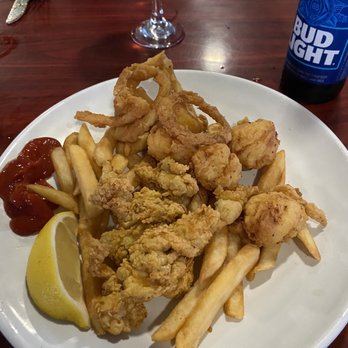 The Point - Scallop and clam plate with fries and onion rings - American Near Me - Marshfield, Massachusetts
