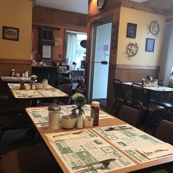 Tom's Country Kitchen - Omelette smothered with sausage gravy - Cafes Near Me - Mountainhome, Pennsylvania Tom's Country Kitchen - Omelette smothered with sausage gravy - Cafes Near Me - Mountainhome, Pennsylvania