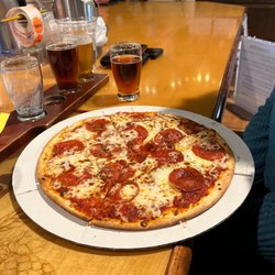 Kettell Beerworks - Thin crust pizza