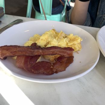 Another Broken Egg Cafe - Side of Egg and bacon - Breakfast & Brunch Near Me - Winter Park, Florida