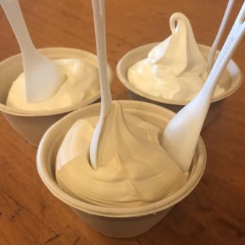 Gott's Roadside - Takeout Window - Organic vanilla, sweet cream, & coffee flavahhhhh - Ice Cream & Frozen Yogurt Near Me - San Francisco, California Gott's Roadside - Takeout Window - Organic vanilla, sweet cream, & coffee flavahhhhh - Ice Cream & Frozen Yogurt Near Me - San Francisco, California