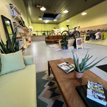 Free Lap Collective - chill lounge area after a short bike ride to Verdi - Bikes Near Me - Reno, Nevada