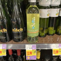 Fred Meyer - Trying a new non-alc Sauvignon Blanc