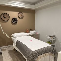 Beauty Visits Suites