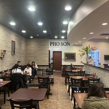 Pho Son - Dining area - Vietnamese Near Me - Oswego, Illinois
