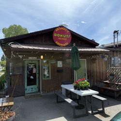 Granny's Gourmet Donuts - Outside view