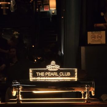 The Pearl Club - Lounges Near Me - Chicago, Illinois