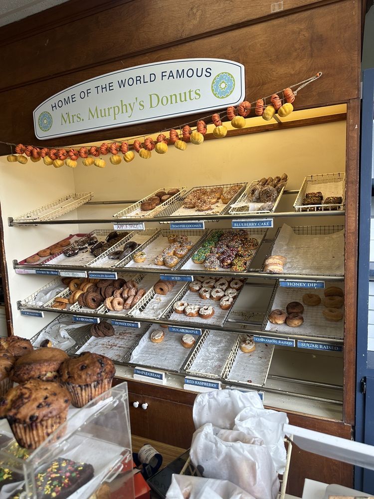 Willoughby's Depot Eatery Logo