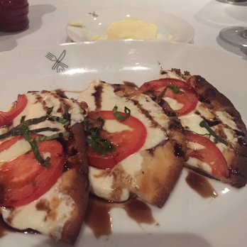 Lisse - Caprese flatbread with balsamic - Steakhouses Near Me - Covington, Kentucky Lisse - Caprese flatbread with balsamic - Steakhouses Near Me - Covington, Kentucky