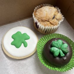 The Cookie Connection - Sugar cookie, Blueberry Muffin and a Chocolate pastry